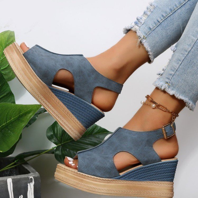 Sandales à bout ouvert , à talons compensés et à boucle