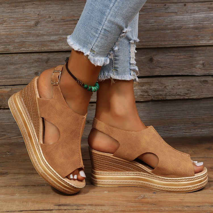 Sandales à bout ouvert , à talons compensés et à boucle