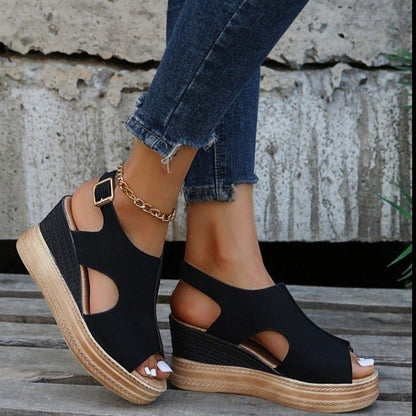 Sandales à bout ouvert , à talons compensés et à boucle